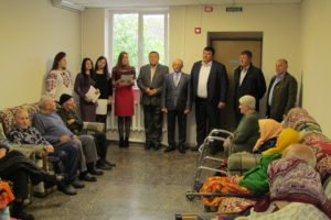 У селі Лозівок відбулася зустріч керівництва району з мешканцями відділення стаціонарного догляду територіального центру соціального обслуговування (надання соціальних послуг) Черкаського району