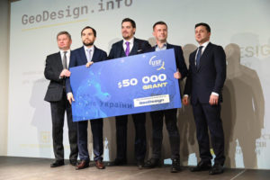 Український фонд стартапів вручив перші гранти