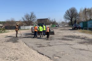 У Руській Поляні розпочався ямковий ремонт дороги О 241706