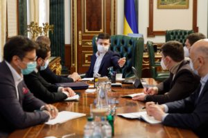 Якщо нам вдасться пройти Великдень, щоб поменше людей заразилися, зможемо говорити про покращення ситуації – Президент