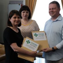 Медичні працівники Черкаської ЦРЛ отримали страхові сертифікати на випадок захворювання на COVID-19