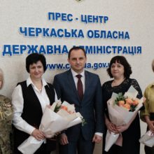 Трьох медиків Черкащини нагородили за боротьбу з пандемією