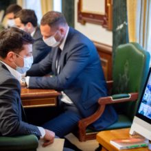 Президент вимагає від Кабміну чіткої комунікації щодо карантину, економічних програм для подолання бідності та створення всіх умов для виготовлення вакцин в Україні