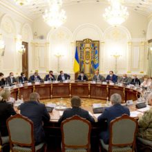 На засіданні РНБО Президент України дав доручення невідкладно зареєструвати у Верховній Раді законопроект, у якому передбачається відновлення доброчесності судочинства у Конституційному Суді