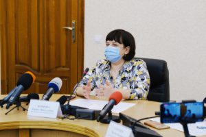 «Медикам, які працюють з хворими на ковід, за вересень виплатили майже 8 млн грн доплат», – Лариса Кошова