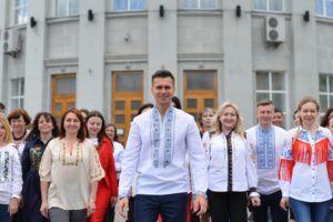 #ВищиванковаЧеркащина2021: в області відзначають річницю Дня вишиванки