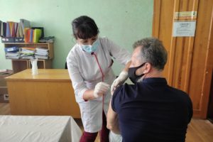 Держслужбовці Черкаської РДА вакцинувалися проти COVID-19