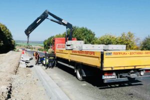 Триває ремонт дороги на об‘їзді Канева