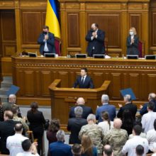 Президент виступив у парламенті зі щорічним Посланням про внутрішнє і зовнішнє становище України та вручив державні нагороди