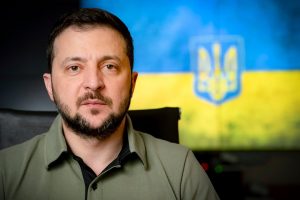 Росія пробує знайти свою «диво-зброю», що свідчить про повний провал вторгнення та страх визнати допущені катастрофічні помилки – звернення Президента України