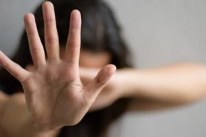 Як діяти якщо ви чи інша людина постраждала від сексуального насильства чи торгівлі людьми