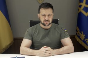 Енергетики, комунальники, ДСНС працюватимуть цілодобово; поступово підключаємо нові й нові райони – звернення Президента України