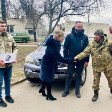 Колектив виконкому Смілянської міської ради придбав автомобіль та квадрокоптер для військових