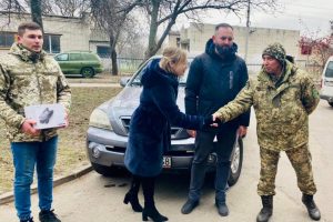 Колектив виконкому Смілянської міської ради придбав автомобіль та квадрокоптер для військових