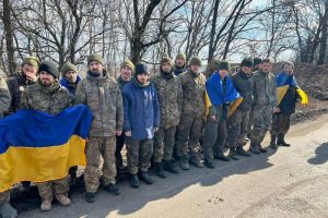 Ще один великий обмін: з ворожого полону звільнили 130 захисників і захисниць України