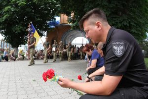 У Черкаському районі назавжди попрощалися з полеглими захисниками України, які віддали своє життя за наш мир і світле майбутнє