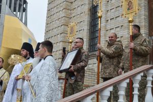 Серце завмирає у молитві… за воїнів, за мир, за Перемогу, – Валерія Бандурко