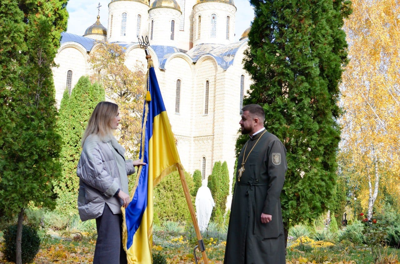 Наш синьо-жовтий символ віри і незламності замайорів у Свято-Михайлівському кафедральному гарнізонному соборі