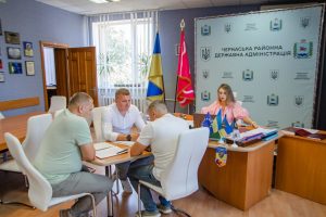 Бюджетні пріоритети, допомогу Силам безпеки і оборони та реалізацію проєктів для захисників і захисниць обговорили на нараді в Черкаській ОВА