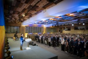 Спрощений перетин кордону для молоді й умови вступу: Президент дав доручення молоді