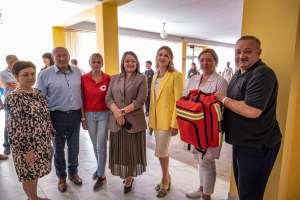 Закладам освіти Кам’янщини передали сучасні аптечки 