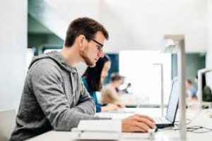 “Зимовий вступ” стартував: кому доступний “нульовий курс” і як подати заявку