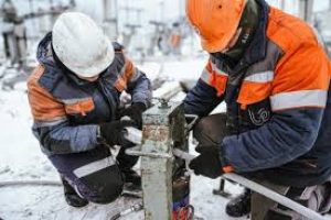 Уряд запроваджує щомісячні доплати енергетикам, які працюють у ремонтно-відновлювальних бригадах