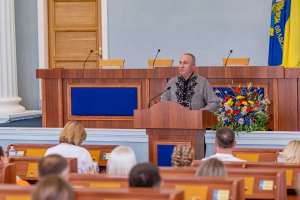 Привітала колектив державних службовців з професійним святом та вручила Грамоти та Подяки РВА