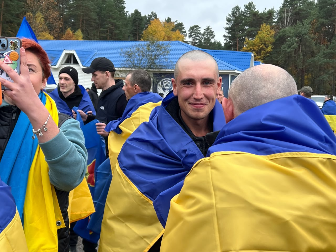 270 наших людей вдома